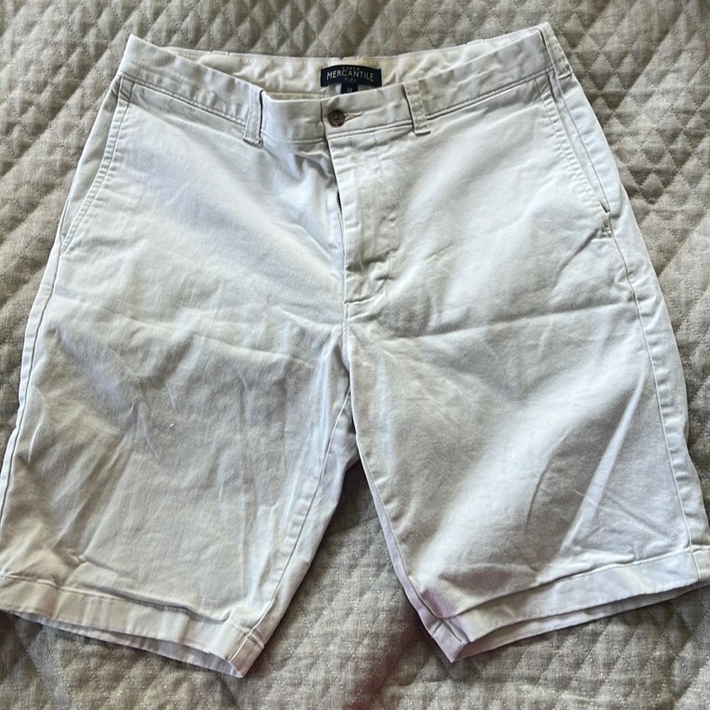 J.Crew Mens khaki shorts 32w 9” inseam